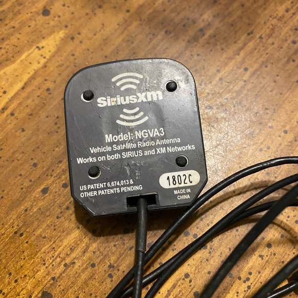 SiriusXM Satellite Radio Antenna Model NGVA3 - Picture 4 of 4